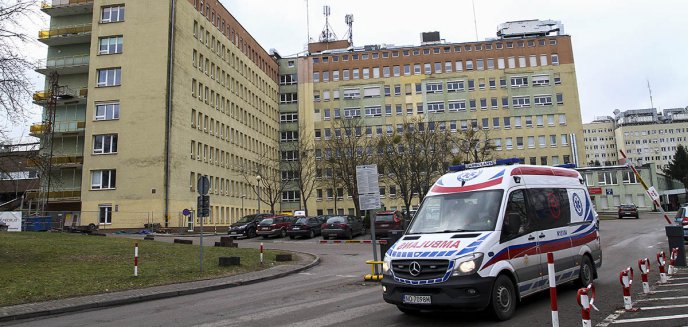 Szpital Wojewódzki w Olsztynie zorganizował szkolenie na ponad 50 osób. Uczestniczyła w nim osoba z koronawirusem