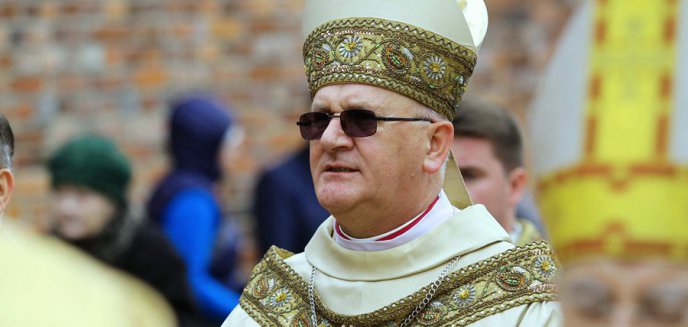 Koronawirus. Abp Józef Górzyński udzielił dyspensy od udziału we mszy wiernym z czerwonej strefy