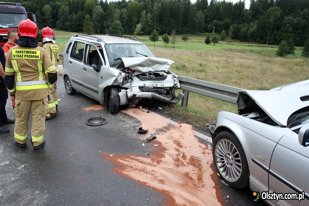 Wypadek pod Olsztynem. W zderzeniu suzuki i BMW... Olsztyn