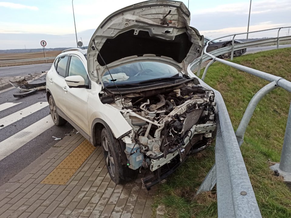 Wypadek z udziałem porsche pod Olsztynem [ZDJĘCIA