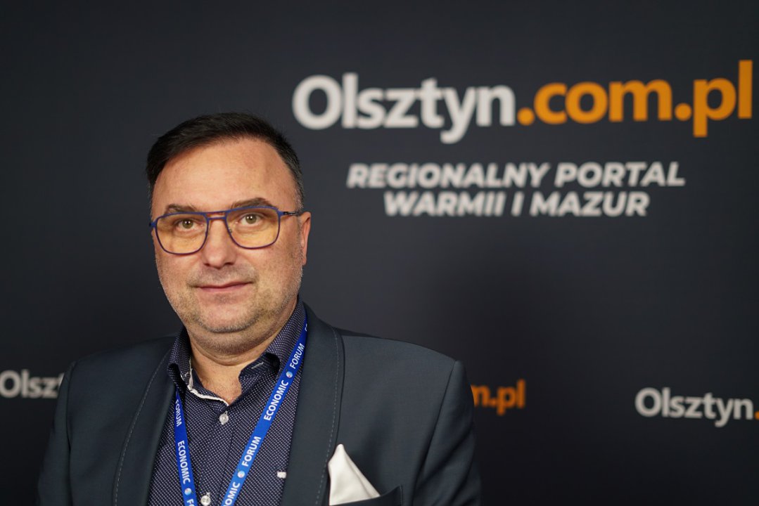 Artykuł: "Samorządowcy widzą, że brakuje dobrych fachowców”. Rozmowa z Adamem Przybyszem [WIDEO]