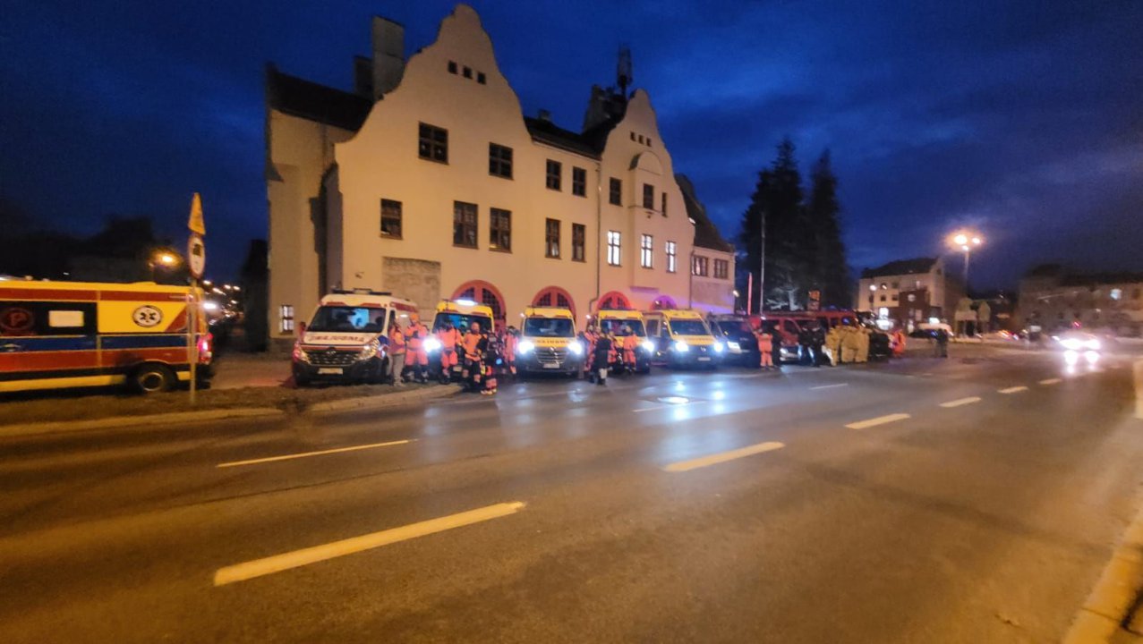 Artykuł: Olsztyn oddał hołd zmarłemu ratownikowi medycznemu z Siedlec. Co dalej z bezpieczeństwem medyków? [WIDEO]