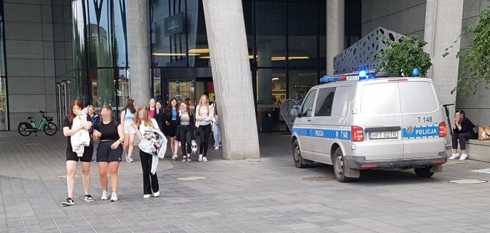 Mężczyzna chciał odebrać sobie życie w centrum handlowym