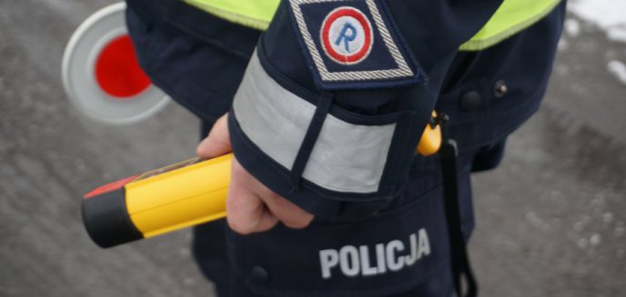 Artykuł: Interwencja policji na al. Sybiraków. 34-letni kierowca był tak pijany, że nie był w stanie dmuchnąć w alkomat