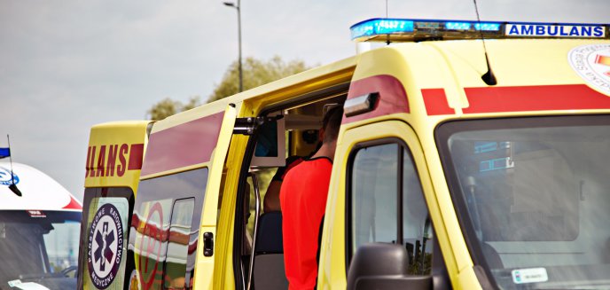 Olsztyn. 87-latek wjechał w autobus komunikacji miejskiej i wysłał żonę do szpitala