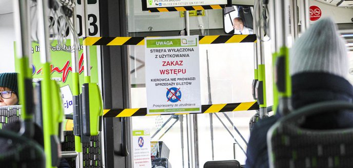 Artykuł: Koronawirus. Pasażerowie prosili o interwencję, będzie więcej kontroli policji w autobusach miejskich