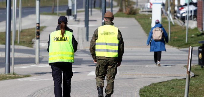 40-latek z 14-letnią córką chodził po markecie budowlanym w Olsztynie bez maseczki. Przyjechała policja