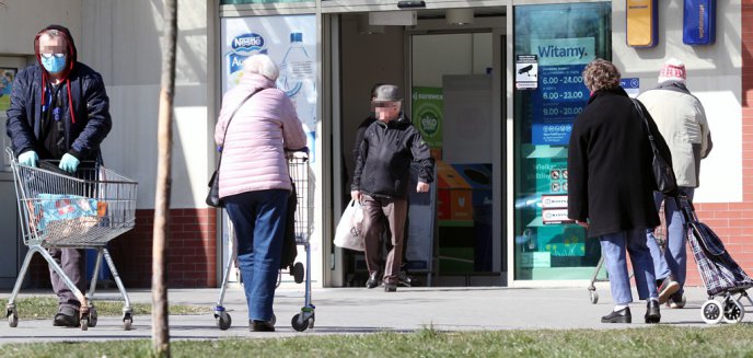 Od dziś obowiązują nowe obostrzenia związane z koronawirusem. Co się zmienia?