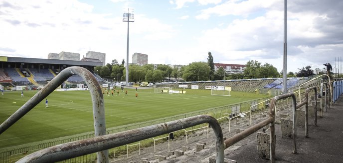 Artykuł: Koronawirus. Na stadiony i hale wejdzie więcej widzów